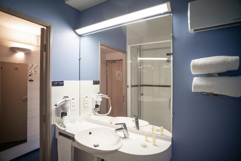 Bathroom 9