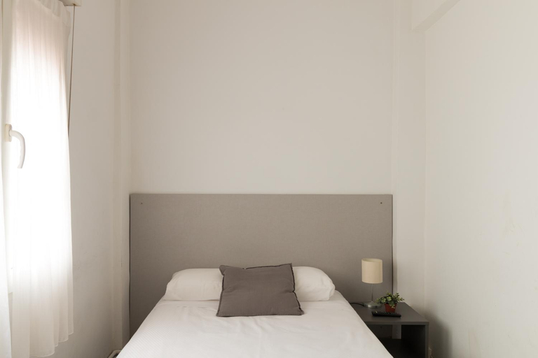 Bedroom 2, Pensión Arias, Vizcaya