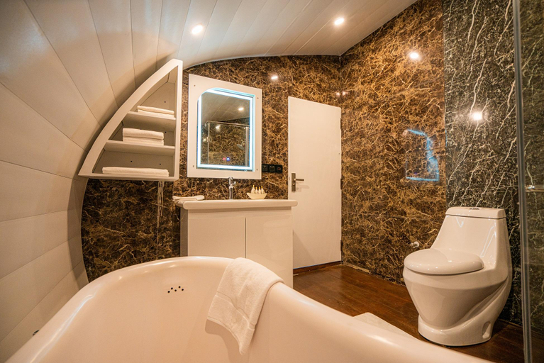 Bathroom 5, BOLAGALA AGRO FLOATING RESORT, Divulapitiya