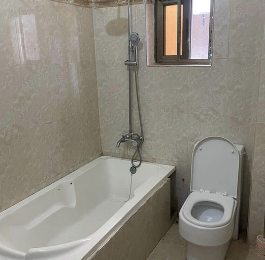 Bathroom, SMART DWELLINGS, Kombo Saint Mary