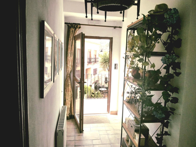 Others 2, Casa Blanca, Alicante
