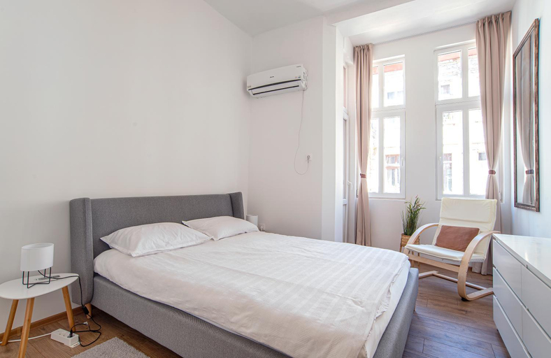 2, Supreme Luxury Top Central 1 Bedroom Apartment, Stolichna