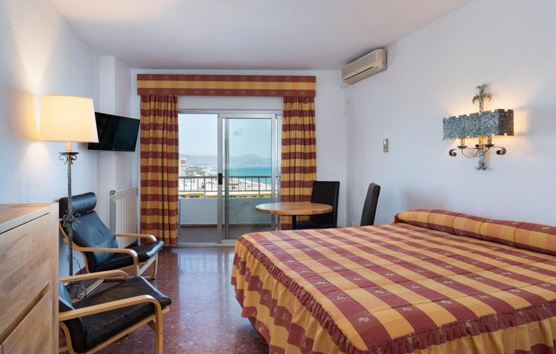 Bedroom 3, Hotel Apartamentos Bajondillo, Málaga