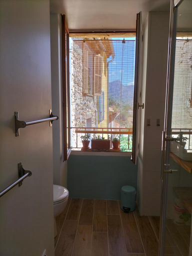 Others 3, Chambre d'hotes Les Tomettes, Alpes-Maritimes