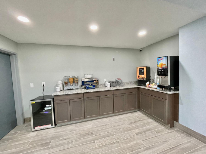 Food & Drinks, Lamoni inn & suites, Decatur