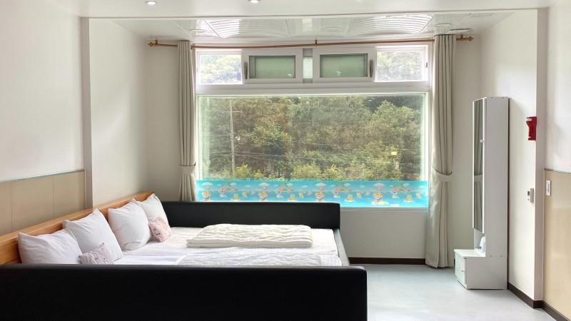 Bedroom 2, Gapyeong Iris Kids Pool Villa, Gapyeong
