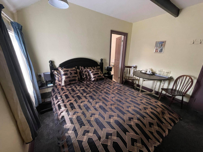 Bedroom 2, THE KINGS ARMS INN, Cornwall