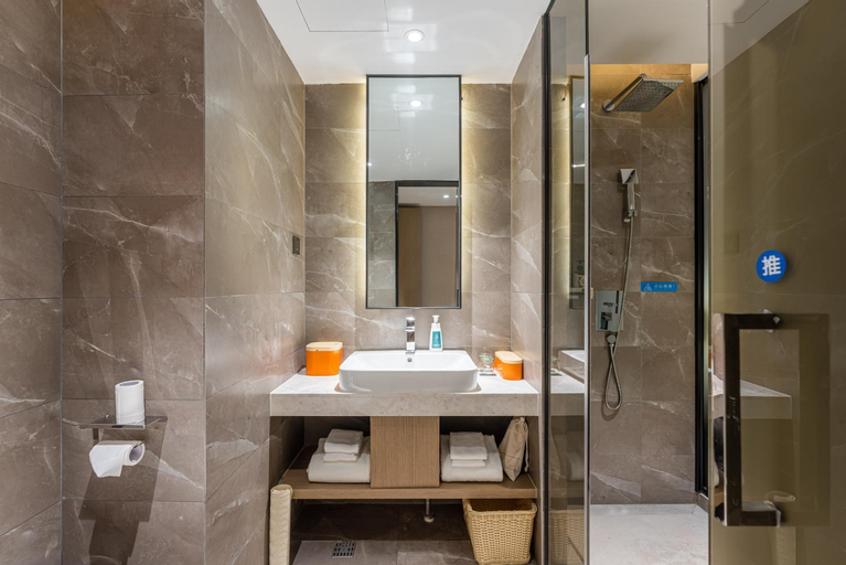 Bathroom 16