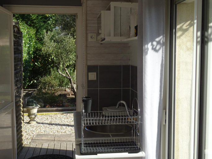 Others 4, Cabane Blanche, Gironde