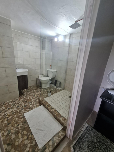 Bathroom 2, THE THATCH HIDE, Buffalo City
