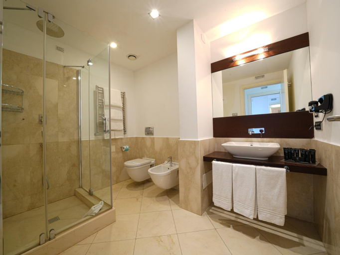 Bathroom 4