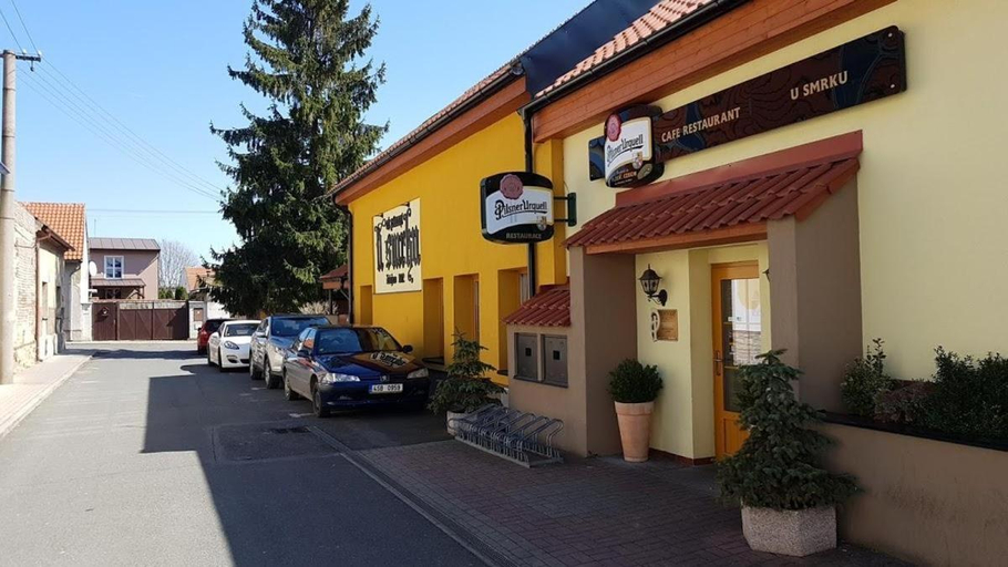 Food & Drinks