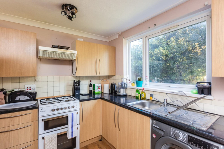 Others 4, Spacious 2BD House W/private Garden - Kennington!, London