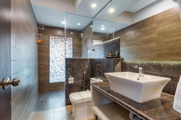 Bathroom 5, Amara Oceanfront Resort and Club, North Goa