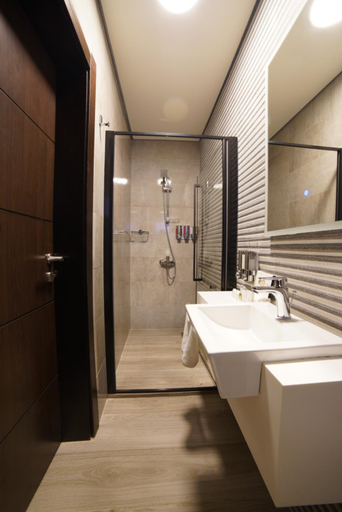 Bathroom 5, Home Suites Boutique Hotel, Western Urban