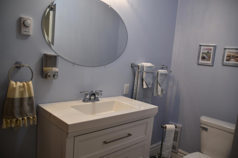 Bathroom 3, Seabank House Bed and Breakfast The Royal, Pictou