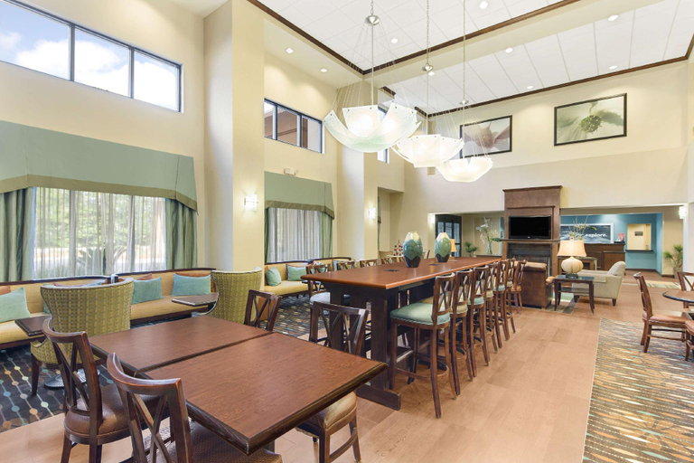 Public Area 3, Hampton Inn & Suites Savannah-Airport, Chatham