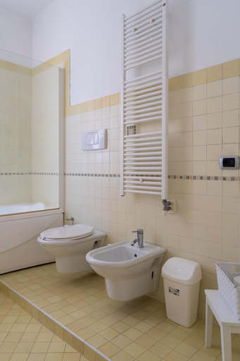 Bathroom 2, Casa Vivaldi Guest House, Verona