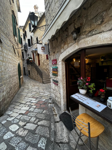 Food & Drinks 4, Athos Guesthouse