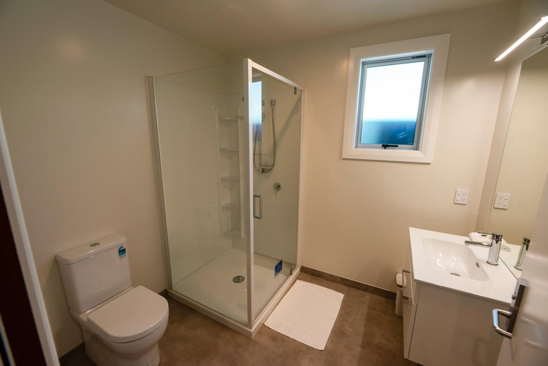 Bathroom 3, The Amberley Hotel, Hurunui