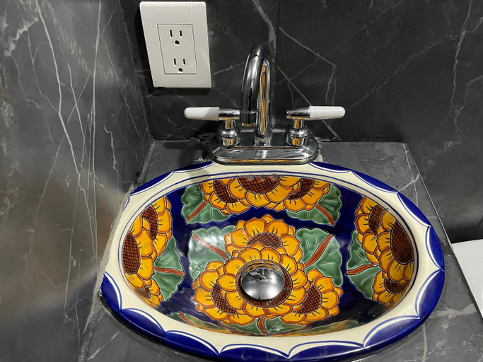 Bathroom 3, Casa El Arte De Frida, Allende