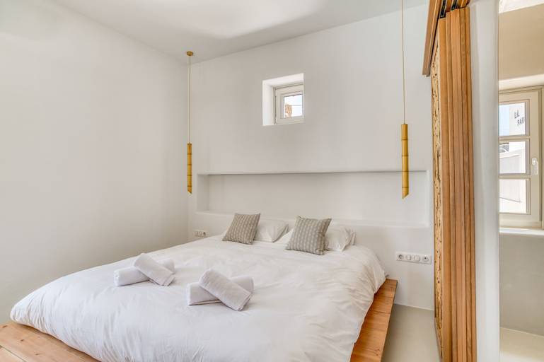Bedroom 4, Lil Paros Luxury suites, South Aegean