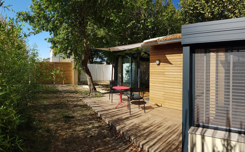 Others 2, Le mazet des amants, cabane en bois avec jacuzzi privatif, Vaucluse