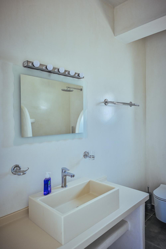 Bathroom, Abelonas Houses, South Aegean