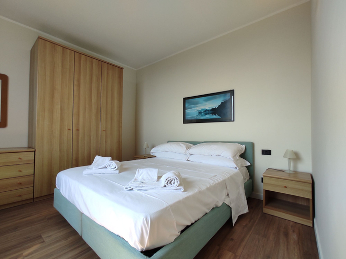 Room 5, Genova Business Homes, Genova
