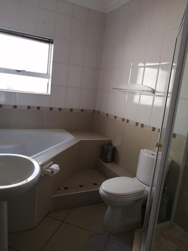 Bathroom 4, Palm View Guest House, City of Tshwane