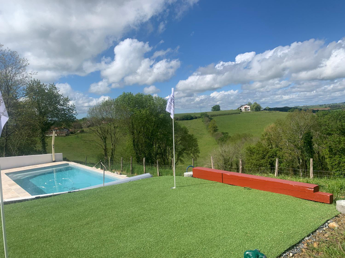 Sport & Beauty 2, Bed & Breakfast Perbos 1556, Pyrénées-Atlantiques