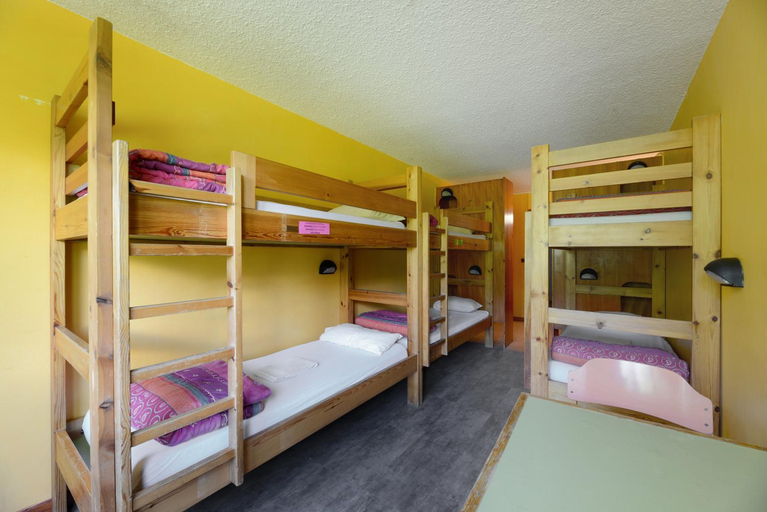 Others 2, Auberge de Jeunesse HI Seez, Savoie