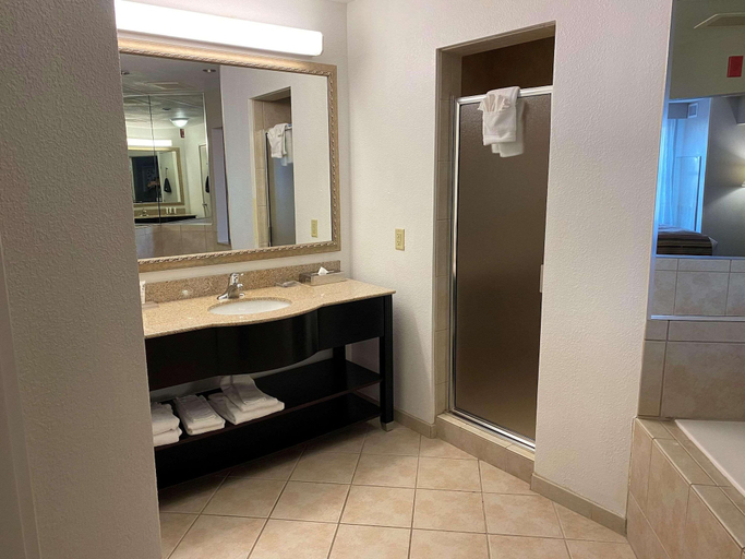 Bathroom 4, Country Inn & Suites by Radisson, Athens, GA, Clarke