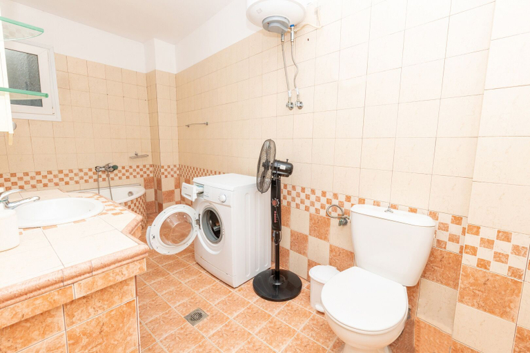 Bathroom 4, Sunday Mood, Central Macedonia