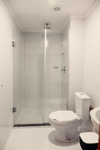 Bathroom 4, P1 Hotel, Santa Maria