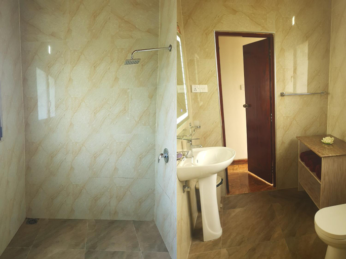 Bathroom 4, Tropical Beach House, Hikkaduwa, Hikkaduwa