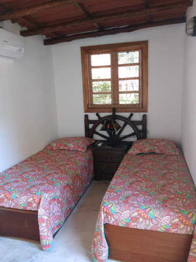 Others 2, Bed & Breakfast T.T, Antón