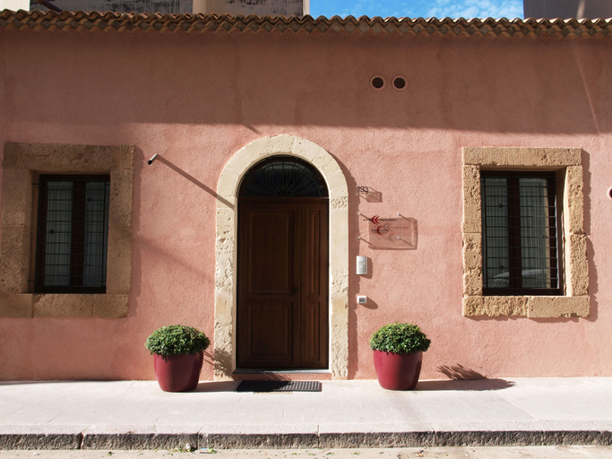 Front of property 2, CasEpicarmo Guest House, Syracuse