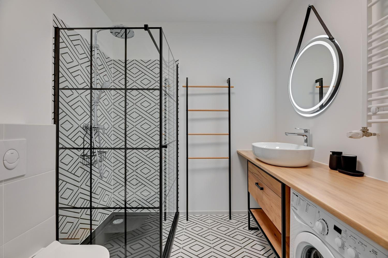 Bathroom, Dwie Motlawy Riverside & Parking by Downtown Apartments, Gdańsk City