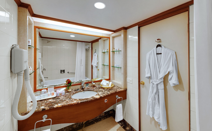 Bathroom 5, Ambassador Ajanta, Aurangabad