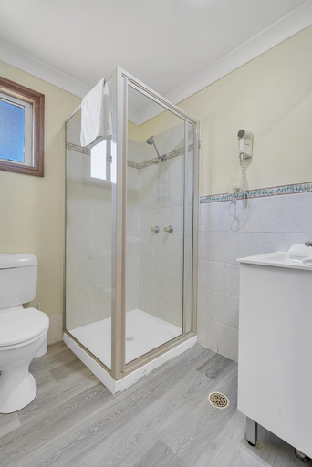 Bathroom 15