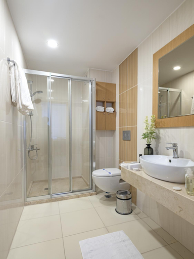 Bathroom 4, Merlin Hotel, Bakırköy