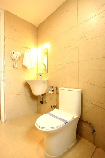 Bathroom 3, White Mint, Salem