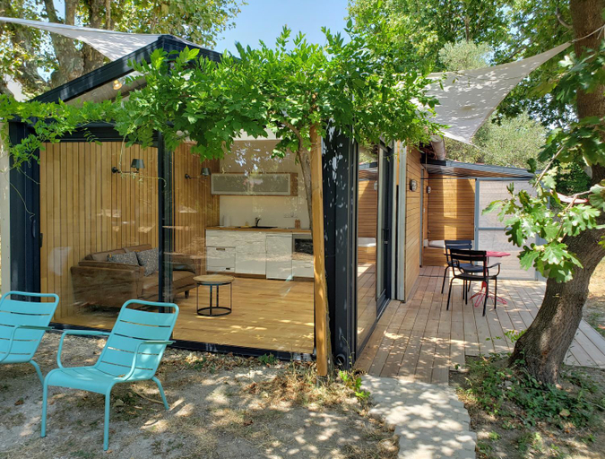 Others 3, Le mazet des amants, cabane en bois avec jacuzzi privatif, Vaucluse