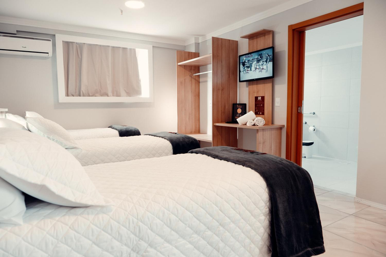 Bedroom 3, P1 Hotel, Santa Maria