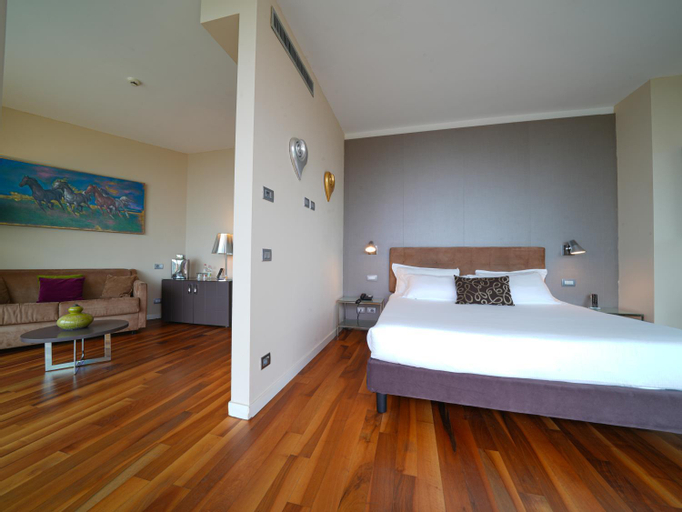 Bedroom 6