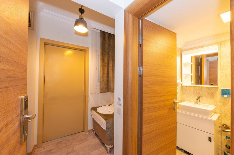 Bathroom 5, Bazaar Hotels Old City, Fatih