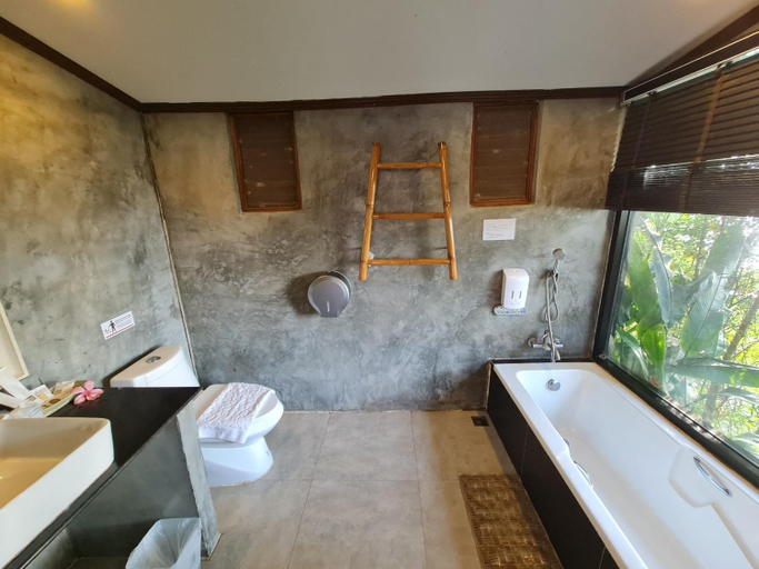 Bathroom 3, Naga Tara Boutique Resort, Muang Phayao