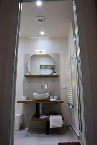 Bathroom 2, La Nuit, Agrigento