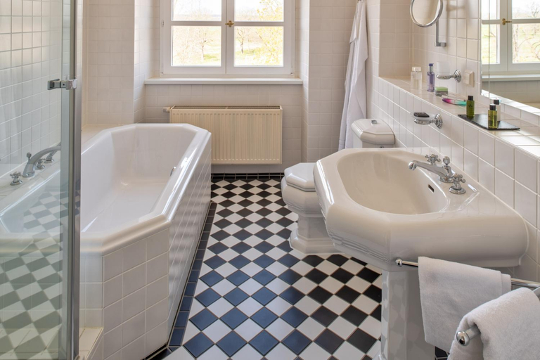 Bathroom 5, Hotel Schloss Rattey, Mecklenburgische Seenplatte